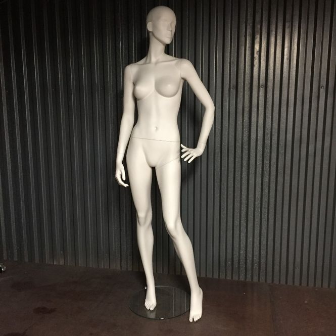 Huvudbild Skyltdocka dam - begagnad