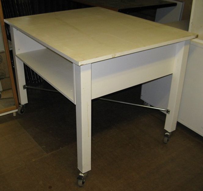 Huvudbild Byxbord/podie på hjul - begagnad