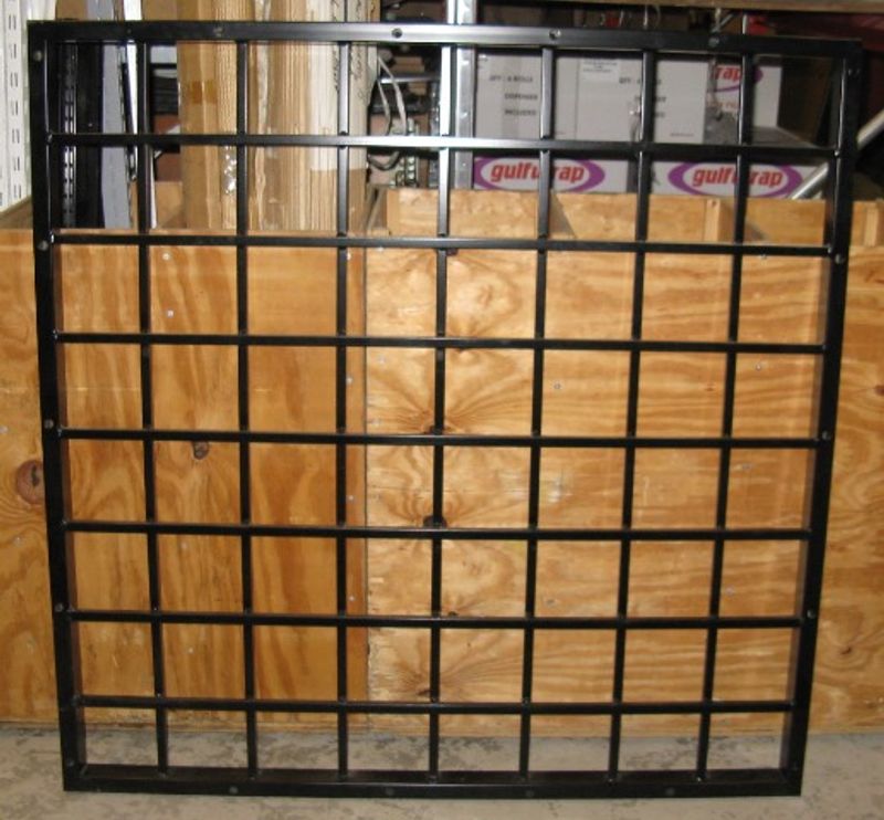 Inbrottsgaller svart 127x127 cm - begagnat