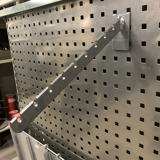 Huvudbild Hackarm för perf.plåt 300 mm grå - begagnad