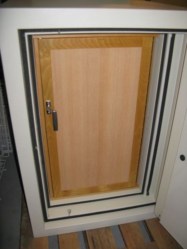 Hadak 1400 Datamediaskåp D120 - begagnat