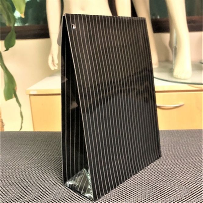 Huvudbild Presentpåse Stripes svart-vit 16x6,5x23+5 cm ...